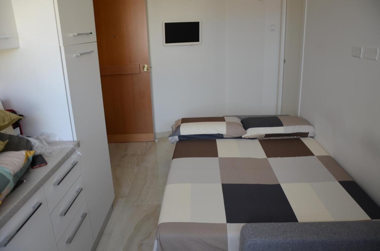 Apartment Di 40 Mq2 Con Parcheggio Gratuito Naples